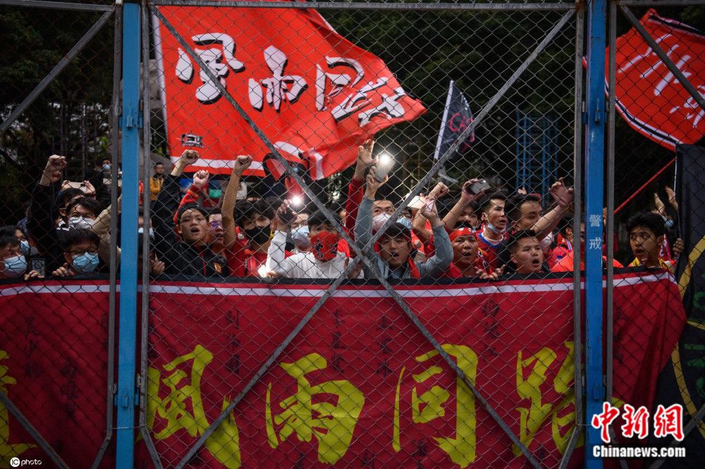 说完宋婉婷便向着众人鞠了一躬。